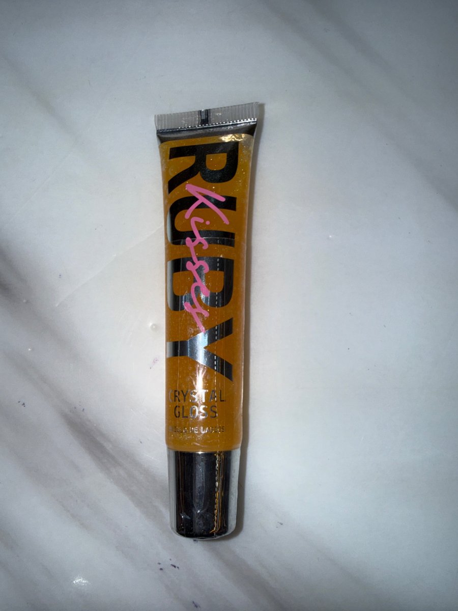 Ruby kisses Flirt TLG26