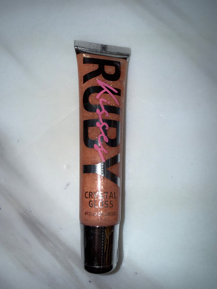 RUBY KISSES MOET CHAMPAGNE TLG40